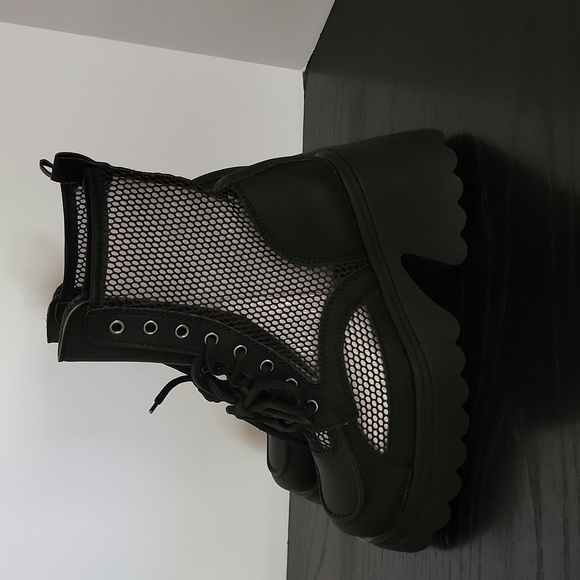 Black Mesh Platform Boots - Picture 6 of 11